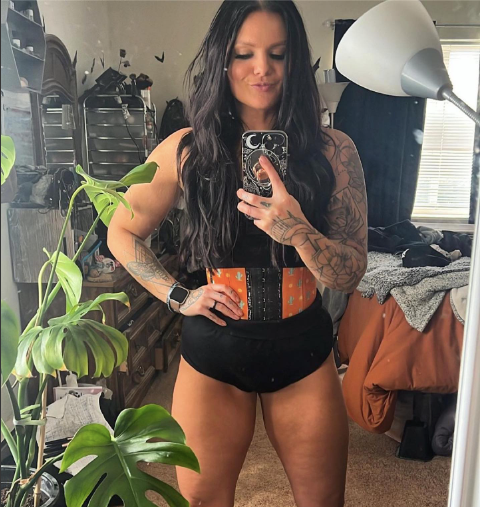 The Benefits of Waist Training While Gardening