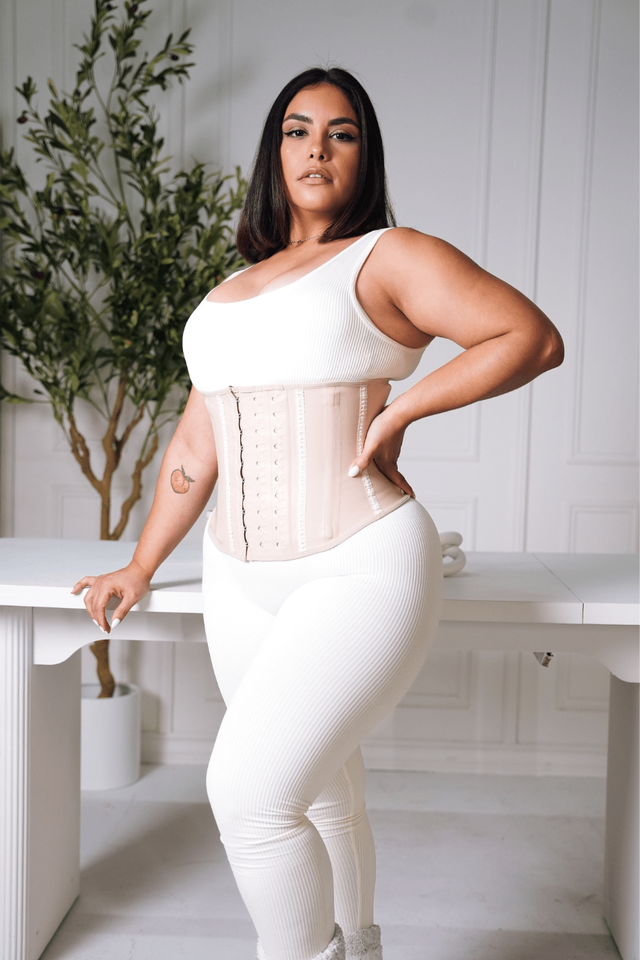 SqueezMeSkinny 10" MAX COMPRESSION WAIST TRAINER. meduim torso tightest fitting colombian latex waist trainer by squeez me skinny