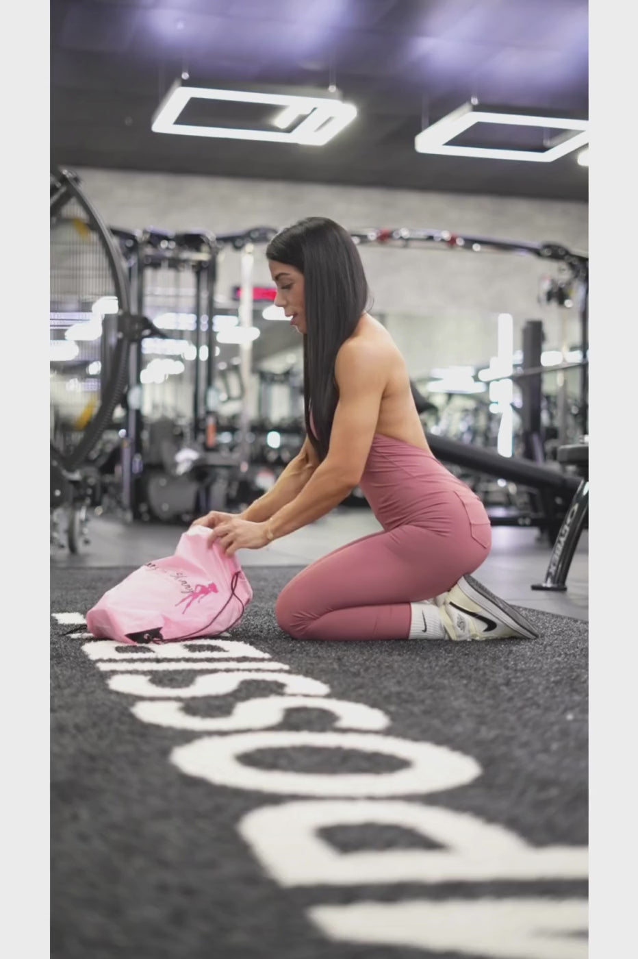 woman sport waist trainer, small waist, back support, cincher