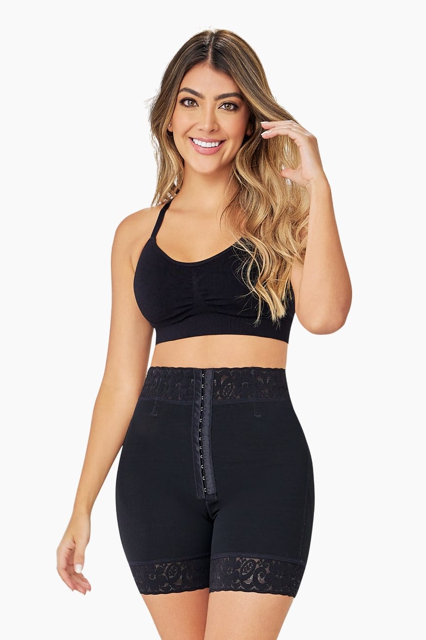 Curveez Shorts Black / XS BBL Effect Essential High-Cut Shorts