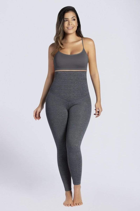 Hey Trendsetters!💕 Feeling all sorts of confident in these high-waisted shaping  leggings from Curveez! 😍 They hug in all the right